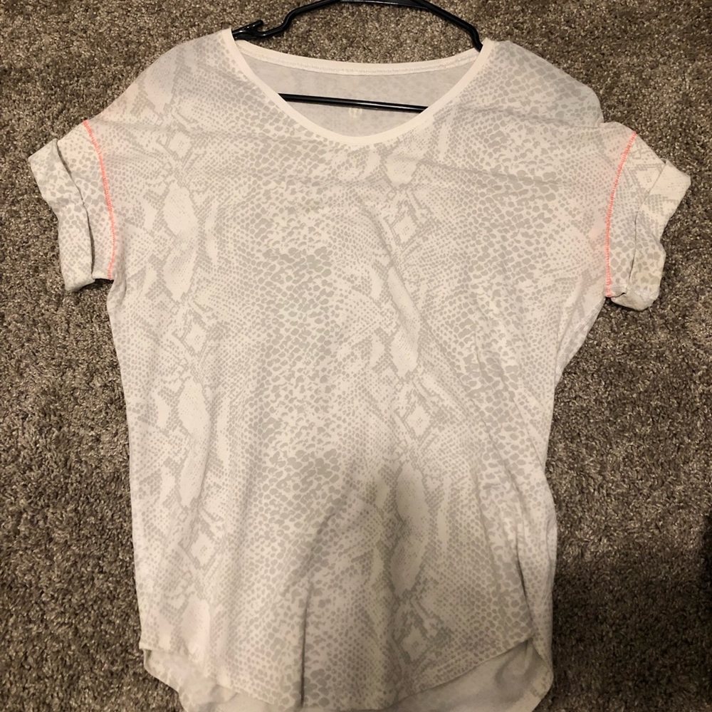 Lululemon top